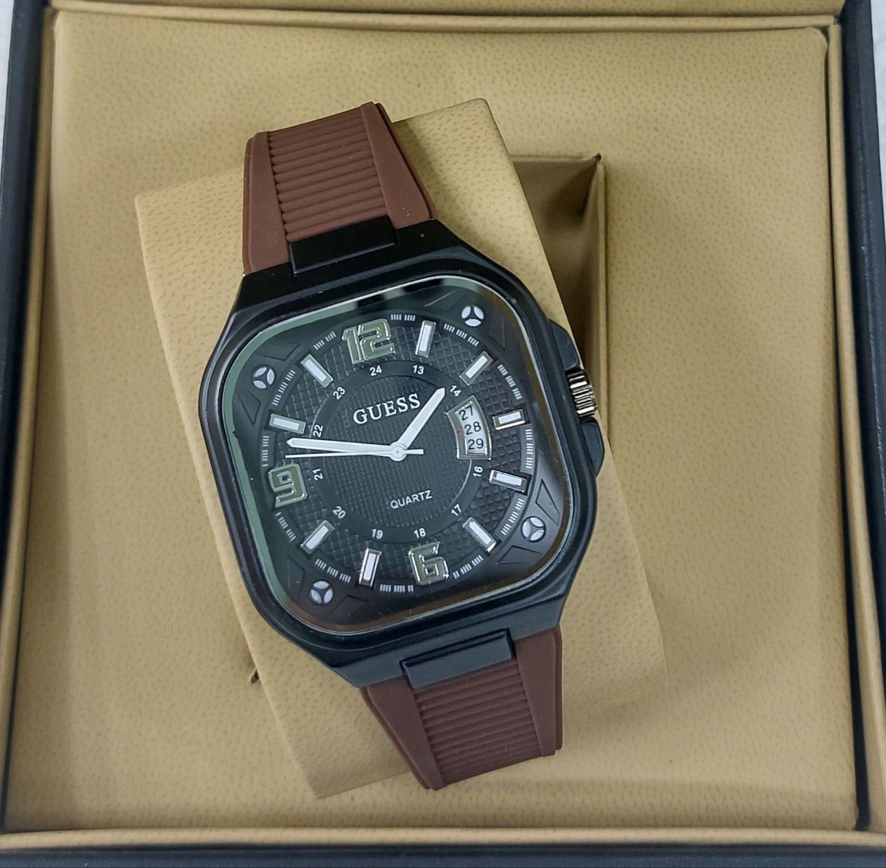 ساعة رجالي أنيقة