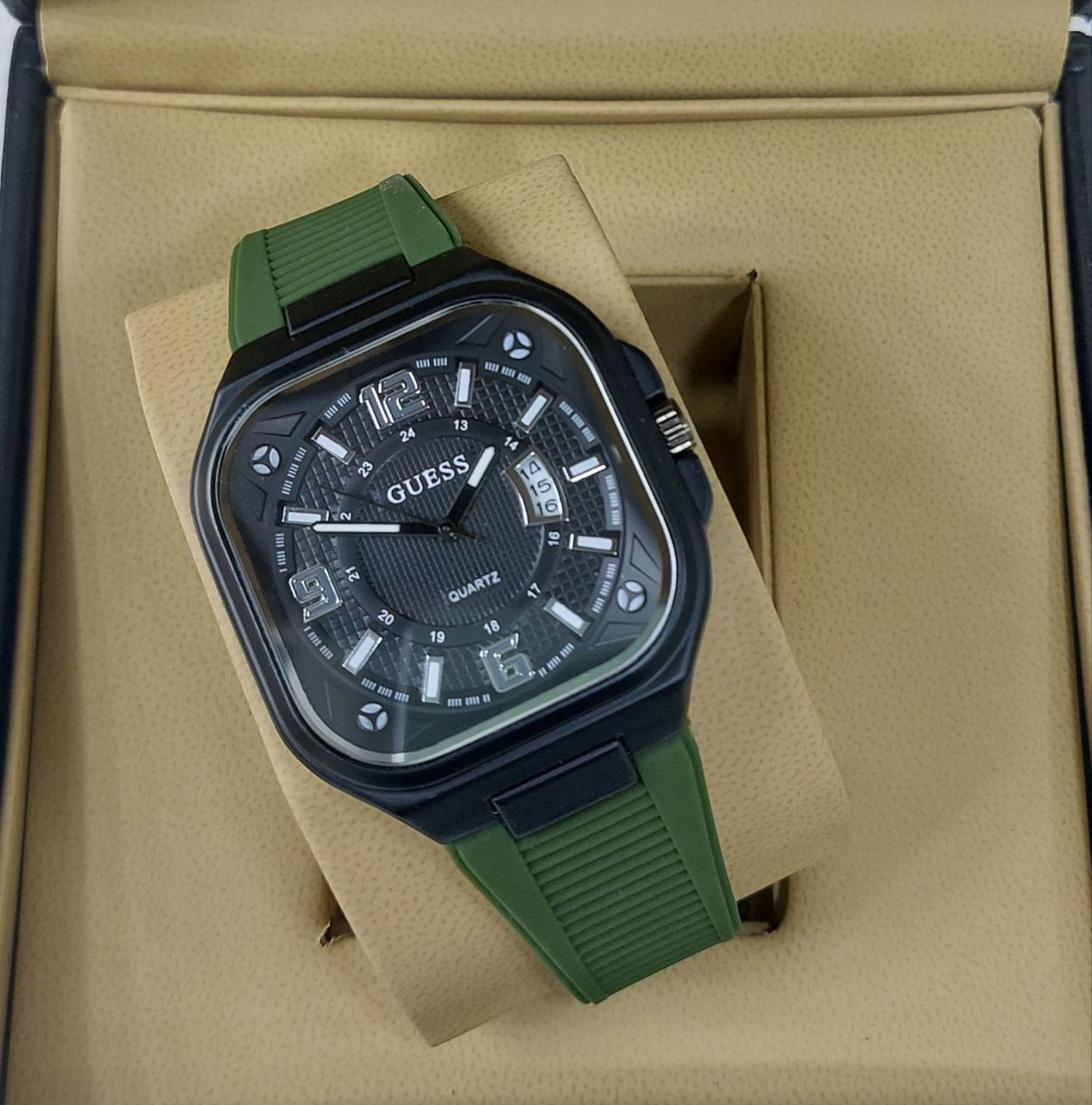 ساعة رجالي أنيقة