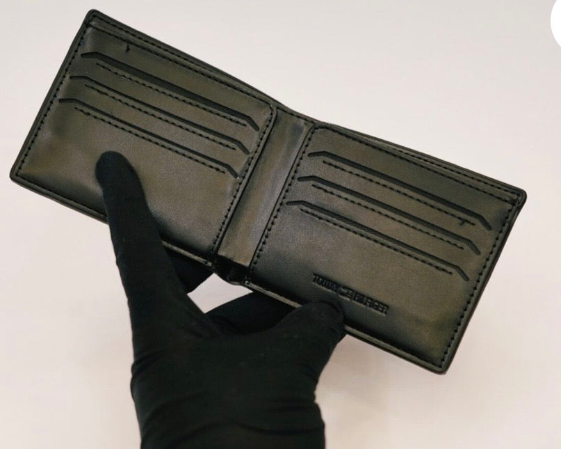 Tommy Hilfiger wallet K25